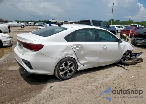 2021 Kia Forte Fe z USA, uszkodzony, nr VIN 3KPF24AD3ME288090